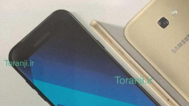 <b>Samsung Galaxy A7 (2017) are specificaţiile scăpate pe web; Fără surprize mari: corp din sticlă, cameră frontală de 16 MP</b>Vedeam anterior o serie de randări destul de detaliate pentru phablet-ul Samsung Galaxy A7 (2017), iar astăzi avem ocazia să îi aflăm și câteva specificații hardware prin intermediul unui leak ajuns pe web. Nu prea sunt surprize la acest capitol și asta 