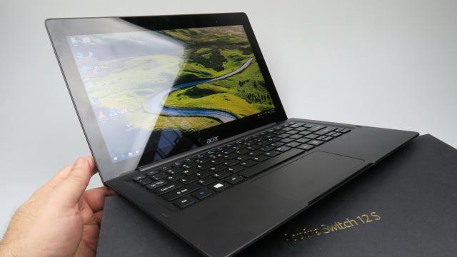 <b>Acer Aspire Switch 12 S Unboxing: primul detaşabil pursânge scos din cutie la Mobilissimo.ro (Video)</b>La Mobilissimo.ro am tot testat tablete 2 în 1, uneori convertibile, dar niciodată un "detaşabil" real din noua generaţie. Azi avem aşa ceva în teste şi am scos din cutie modelul Acer Aspire Switch 12 S, care vine cu Windows 10 Home şi procesor Core M.