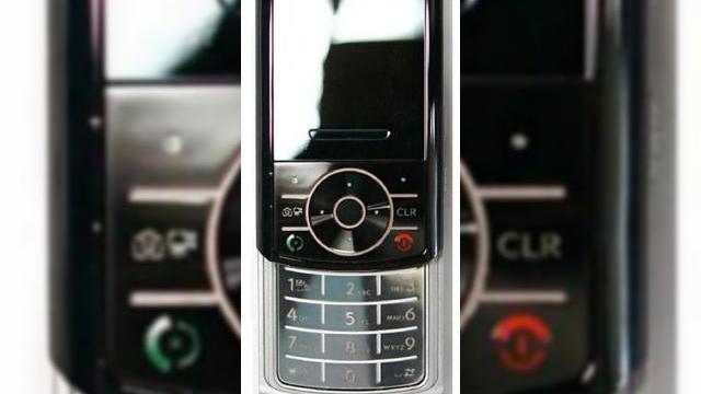 <b>Motorola RIZR Z6c asteapta aprobarea FCC</b>Cel mai nou handset intrat in procesul de aprobare al FCC este Motorola RIZR Z6c, care va fi vandut prin intermediul Verizon Wireless. Puteti admira terminalul in imaginea urmatoare: Z6c este un alt terminal World Edition disponibil prin Verizon, ceea ce...