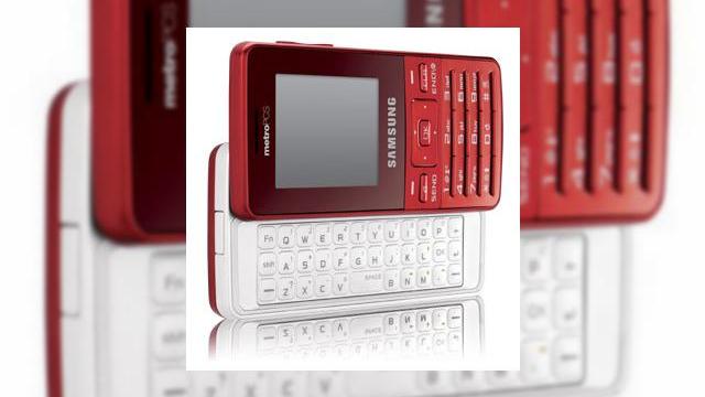 <b>Telefonul Samsung r410 cu tastatura QWERTY disponibil prin MetroPCS</b>Aruncand o privire pe engadgetmobile.com am putut observa acest telefon dotat cu tastatura QWERTY, depistat de editorii site-ului pe paginile celor de la MetroPCS. Avem de-a face cu un Samsung r410, in varianta de culoare rosie, pe care il puteti admira...
