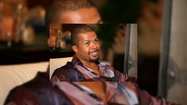 <b>Review iPhone facut de Cabral</b>Dupa ce am pus mana pe iPhone la standul Arobs de la SIAB 2007 am inteles de ce terminalul este considerat telefonul anului 2007, dar si descoperit cateva probleme destul de evidente ale sale. Celebrul TV star Cabral si-a incercat condeiul pe site-ul sau,...