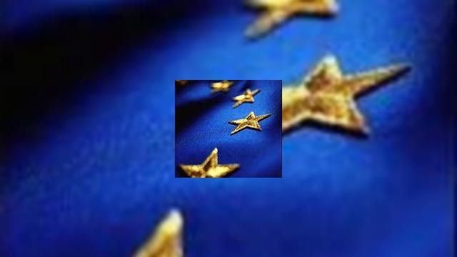 <b>Operatorii de telefonie mobila vor contesta legile UE pentru roaming</b>Probabil va amintiti de legea europeana care limiteaza tarifele operatorilor in cazul serviciilor de roaming... Ei bine, hotararea UE a reprezentat o sursa de pierderi pentru operatori, care si-au manifestat nemultumirile in legatura cu aceasta,...