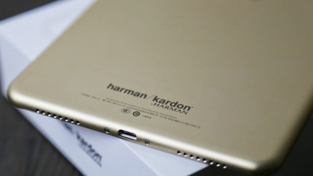 <b>JDTab J01 este o tabletă produsă de Meizu, cu acustică Harman Kardon şi Flyme OS la bord; Iată fotografii hands on cu acest terminal!</b>Se zvonea de ceva timp faptul că firma chineză Meizu ar pregăti și o primă tabletă, dispozitiv care astăzi devine oficial dar nu în felul în care îl așteptam. În cazul produsului de față, Meizu își asumă rolul de OEM, producând tableta pentru retailerul