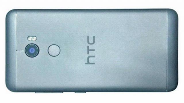 <b>HTC One X10 are parte de o scăpare de zile mari, într-o imagine cu iz oficial; Va sosi în primul trimestru, fără  evoluţie mare de specificaţii faţă de One X9</b>În vreme ce unele companii prezintă noi produse la CES 2017, altele ne onorează doar cu scăpări. HTC spre exemplu are în proiect un phablet midrange cu oareşicare pretenţii, aşa numitul HTC One X10. Ei bine el tocmai a scăpat pe web, sub forma imaginii..