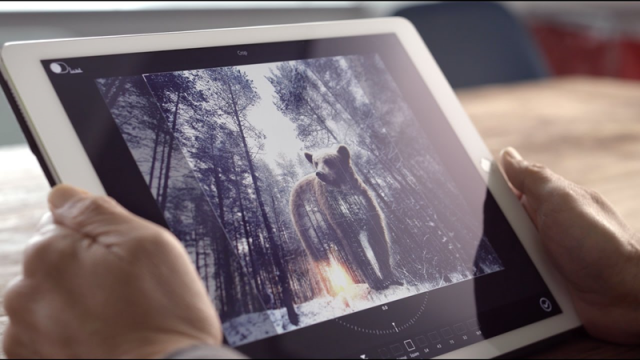 <b>Adobe prezintă editor foto dotat cu asistent vocal; doar sub formă de concept pentru moment</b>Siri, Cortana și mai nou Alexa, sunt 3 dintre asistenții virtuali pe care producătorii din lumea tech i-au inclus pe terminalele comercializate și totodată în viața noastră. Astăzi vedem și o asemenea implementare, dar nu doar pentru funcții comune ci și