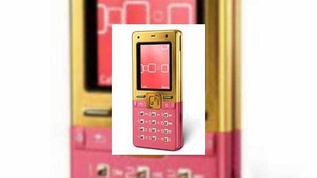 <b>CES 2008: Sony Ericsson T650i, telefonul de aur</b>Sony Ericsson se imbraca in haine de gala cu ocazia celebrului show CES si ne prezinta o varianta "aurita" a terminalului T605i, pe care il puteti admira in imaginea urmatoare: Avem de-a face cu un model slim, gros de doar 12.5mm, dar auriul din...