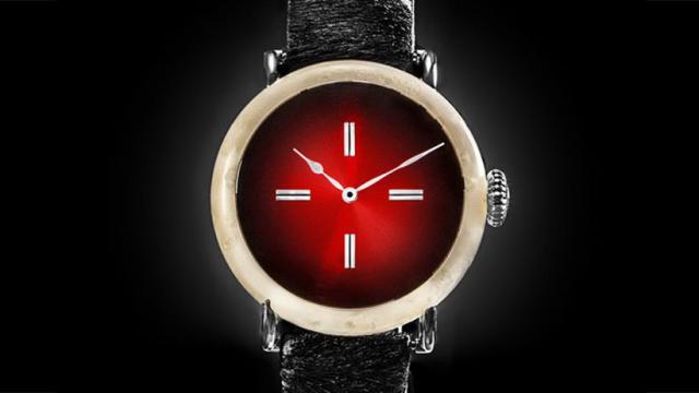 <b>Ceasul de 1 milion de dolari H. Moser & Cie e fabricat din... brânză</b>Ştim că elveţienii sunt cei mai tari la ceasuri şi la dulciuri, dar nici brânzeturile lor nu sunt rele deloc. Cum ar fi ca două dintre aceste domenii de excelenţa sa se combine totuşi? Nu e vorba despre brânză şi ciocolată, ci despre ceasuri şi brânză..
