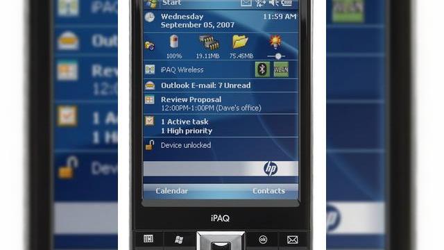 <b>Telefonul business HP iPAQ 210 este acum pe piata</b>In sfarsit, handsetul HP iPAQ 210 Enterprise a fost pus in vanzare, dupa ce vi-l prezentam in urma cu cateva luni, impreuna cu alte terminale pe care HP le pregatea de lansare. Telefonul poate fi cumparat direct prin HP la un pret de 449 de dolari, iar...