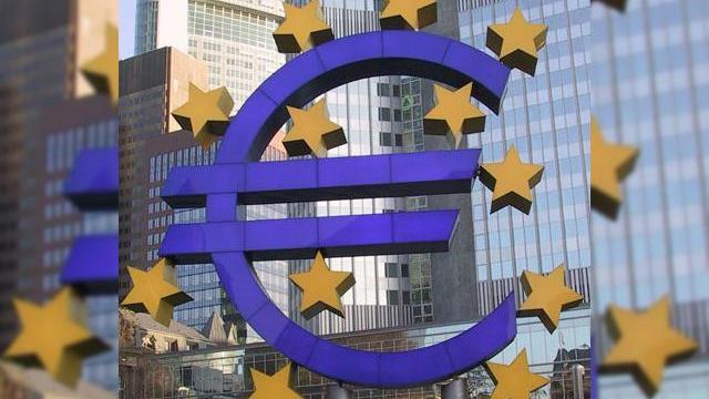 <b>UE scade si tarifurile pentru SMS-uri si date</b>Europenii s-au obisnuit deja, probabil cu noile tarife pentru serviciile roaming, implementate cu ajutorul Eurotarifului, noul set de reglementari impus de UE anul trecut. Se pare ca runda a doua e pe cale sa inceapa... De data aceasta tinta scaderilor de...