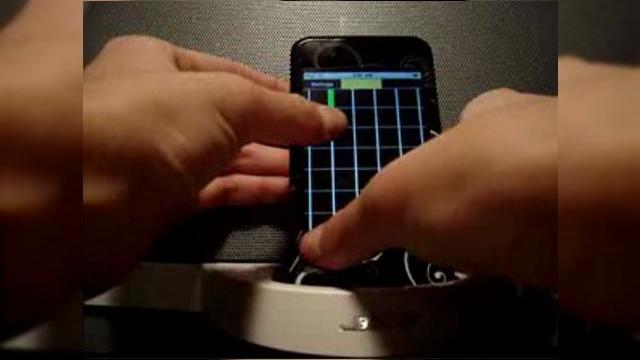 <b>Chitara electrica de la Nirvana, acum pe iPhone</b>Va informam in acest articol ca iPhone si iPod Touch beneficiaza de un rival al celebrului joc Guitar Hero, unul cu o interfata mai serioasa, o provocare serioasa pentru orice rocker. Iata ca acum avem si un clip video cu aceasta aplicatie, pe care-l...