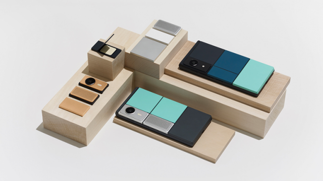 <b>Un oficial Motorola ne spune de ce au eșuat telefoanele modulare Google Project Ara, dar și LG G5</b>Direct din partea unui oficial Motorola pe numele său Stephen McDonnell, aflăm ce nu a mers bine în cazul telefoanelor Google Project Ara și LG G5. Acesta declară faptul că cei de la Google nu s-au gândit deloc la consumator, punând în plan central 