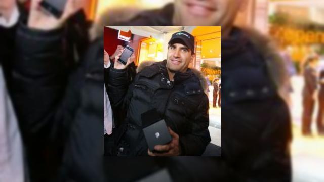 <b>iPhone confirmat pentru Romania</b>Dupa ce va informam in legatura cu posibilitatea ca Apple iPhone sa poposeasca in Romania de martisor, iata ca informatia este confirmata chiar de catre producatorul terminalului si de operatorul Orange. Initial Boioglu sugerase aceasta lansare, dar iat-o...