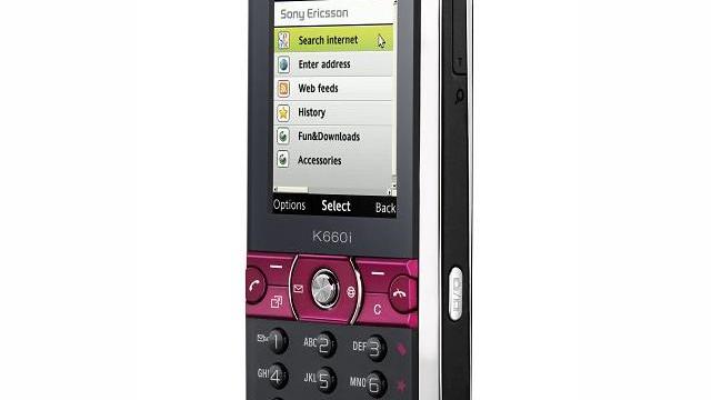 <b>O privire asupra lui Sony Ericsson K660</b>Anuntat in noiembrie si nelansat inca, Sony Ericsson K660 este un terminal midrange, care reuseste sa strecoare si cateva feature-uri high-end pe lista sa de specificatii. Admirati acest handset in imaginea urmatoare: Terminalul este unul 3G, cu suport...