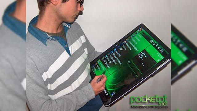 <b>HTC Magnum, mega tabletul Windows Mobile 6.1 cu display de 11 inch</b>In cazul in care vreti sa fiti uimiti de inovatiile de la fostul 3GSM, actualul Mobile World Congress, ar fi bine sa stati jos acum, deoarece terminalul din imaginea urmatoare va va surprinde. Pentru o prezentare video a acestei minunatii cu display cu...