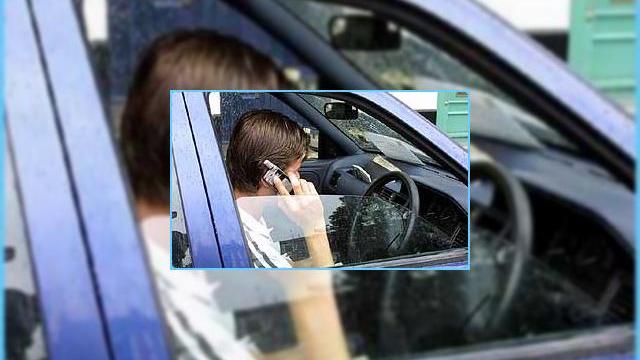 <b>Telefoanele mobile incetinesc traficul</b>In vreme ce a devenit deja ilegal sa folosim telefonul mobil, sau orice alt terminal portabil, in timp ce sofam exista cu siguranta persoane care nu pot renunta la acest obicei nociv. Exista si alte efecte secundare ale folosii telefonului mobil la volan,...