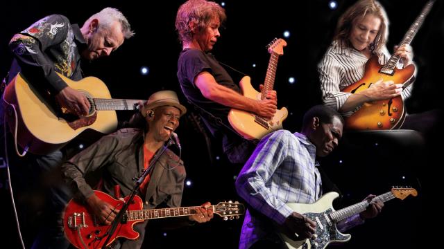 <b>Turul Magazinelor #130: Chitară Guitar Hero pentru mobil, două purtabile ieftine şi un MacBook la preţ ca în SUA</b>Este vremea pentru un nou Tur al Magazinelor, ediția de astăzi oferindu-vă câteva recomandări foarte interesante de produse. În prim plan avem un Apple MacBook Air de 13 inch care se vinde prin intermediul celor de la MarketOnline pentru suma de