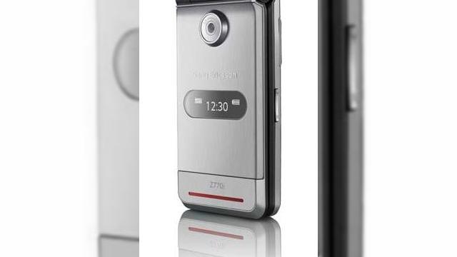 <b>Sony Ericsson Z770i, un telefon special pentru Internet</b>Sony Ericsson a lansat astazi Z770i, un telefon elegant cu clapeta, optimizat pentru web la viteze HSDPA. Z770i a fost creat pentru a naviga pe Internet si a beneficia de cele mai noi stiri, in vreme ce procesul de setup pentru email face accesarea...
