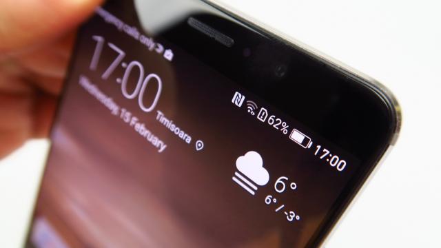 <b>Huawei Mate 9: Conectivitate de calitate, bonus infraroşu</b>Huawei Mate 9 bifează aspecte moderne de conectivitate, precum port USB Type C şi LTE Advanced, dar nu uita nici de conexiunile mai vechi şi totuşi apreciate, că jack audio sau emiţător infraroşu.