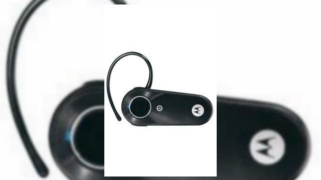 <b>Motorola prezinta headsetul Bluetooth H375</b>Cea mai noua solutie handsfree soseste de la Motorola, sub forma headsetului Bluetooth H375, care costa 45 de euro. Cantarind doar 14 grame, H375 foloseste designul specific Motorola, ce poarta numele de TrueComfort, potrivindu-se perfect pe urechea...