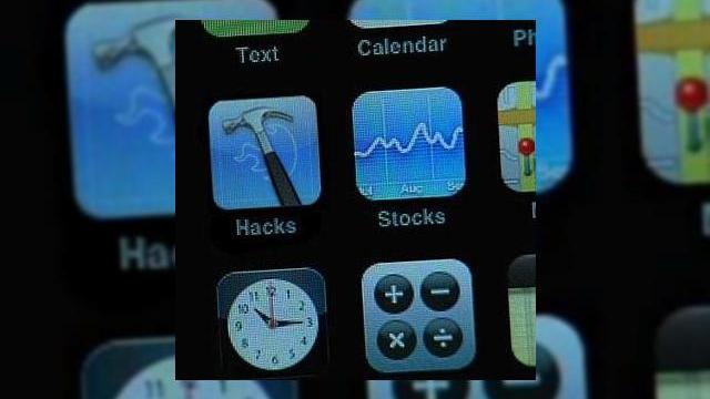 <b>Cum sa-ti deblochezi iPhone-ul care foloseste firmware 1.1.4 (doar Mac)</b>Acest ghid contine informatii despre instalarea aplicatiei Installer.app pe iPhone-ul cu firmware 1.1.4. Ghidul a fost realizat de catre cei de la intomobile si se aplica tuturor iPhone-urilor, vechi sau noi. Practic, nici macar firmware-ul nu conteaza,...