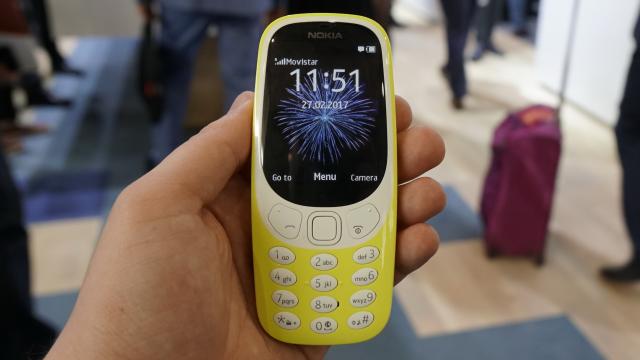 <b>MWC 2017: Primele impresii despre Nokia 3310 (2017) - "return of the Jedi" (Video hands on)</b>Nokia 3310 (2017) a fost momentul "One More Thing" de la evenimentul Nokia de aseară, prezentat la MWC 2017. Terminal al epocii Nokia - HMD Global, acest telefon primeşte un hands on scurt de la colegul Claudiu mai jos.