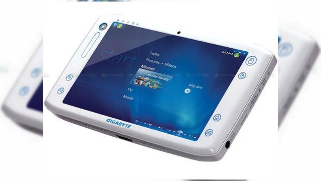 <b>Detalii despre UMPC-ul Gigabyte M700</b>Terminalul din imaginea urmatoare este UMPC-ul Gigabyte M700, unul dintre cele mai aratoase handseturi din clasa sa. Detalii despre dotarile sale, in randurile urmatoare: Gigabyte M700 UMPC este dotat cu un display de tip touchscreen cu o diagonala de 7...