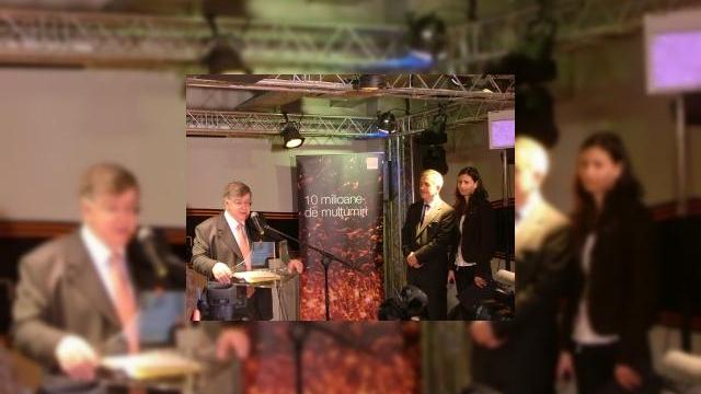 <b>iPhone in curand in Romania... sau nu?</b>Jurnalul National ne informeaza ca iPhone si-a amanat desantul in Romania, daca este sa ne raportam la declaratia lui Didier Lombard, presedintele France Telecom. Totusi, faptul ca numeroase persoane au vazut terminalul in magazine Orange din tara si o...