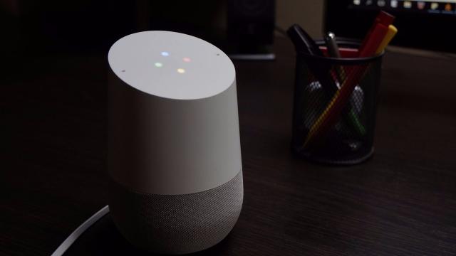 <b>Iată cum poţi afla tot ce ştie Google despre tine şi cum poţi (încerca) să ieşi din sistem</b>În căutarea obişnuitelor materiale legate de conspiraţii şi Wikileaks am dat peste un articol foarte interesant al celor de la Phandroid, un soi de mega tutorial care ne învaţă ce anume ştie Google despre noi. Vestea bună e că ne arată şi cum să scăpăm..