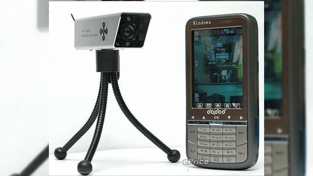 <b>Telefonul Sang Da SD999 soseste cu o camera wireless</b>Terminalul din imaginea urmatoare este obisnuita clona asiatica, branduita cu logo Dopod si "Windows" in coltul din stanga-sus. Totusi, Sang DA SD999 are un atuu major, pe lista sa de feature-uri. Telefonul, care seamana leit cu un ASUS P750 se poate...