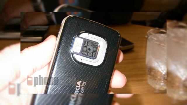 <b>Nokia N96 va beneficia de blitz Xenon</b>Conform unei informatii aparute pe forumul Esato, un reprezentant Nokia a confirmat faptul ca telefonul N96 va beneficia de un blitz Xenon, care-l va inlocui pe cel LED inainte de lansarea handsetului in cel de-al treilea trimestru al lui 2008. Aceasta...