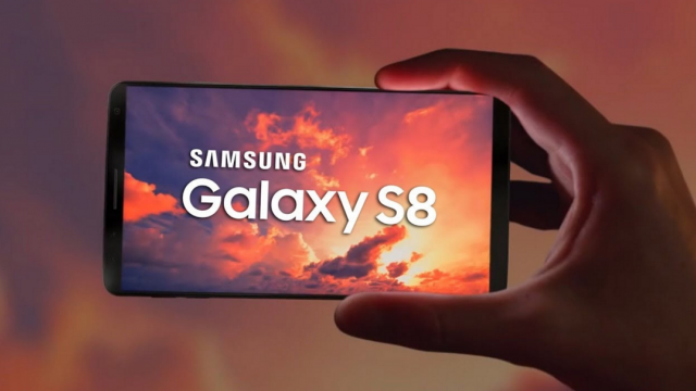 <b>Mega scăpare Galaxy S8: ansamblul ecranului, bateriile şi Bixby în acţiune (Video)</b>Ştim, ştim, v-am stresat cu toate scăpările lui Galaxy S8 în ultimele 3 luni, dar mai aveţi puţină răbdare şi totul va fi gata pe 29 martie. Cum ştim deja totul despre exteriorul telefonului, azi trecem la interior cu câteva scăpări importante.