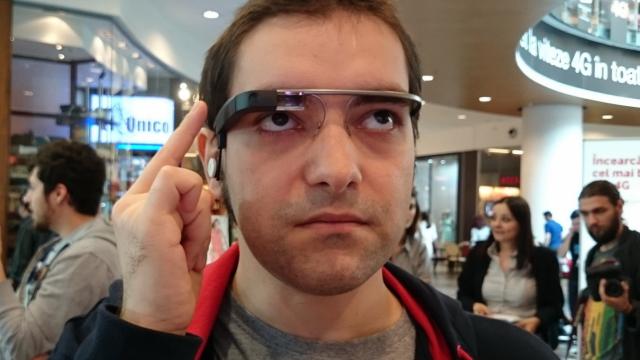 <b>Google Pixel şi Pixel XL folosesc software de cameră creat pentru Google Glass iniţial</b>Acum că ne uităm în urma lansarea lui Google Pixel şi Pixel XL a fost cea mai văduvita de spectacol şi artificii din 2016, mai ales pentru telefoane cu camere atât de bune. De aceea detaliile despre terminale continua să apară, chiar şi la mai bine de..