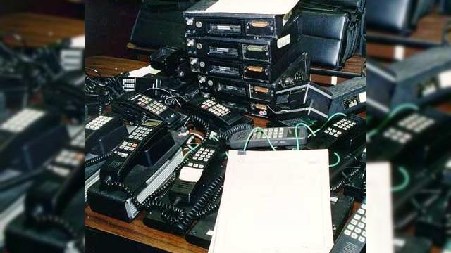 <b>Telefonul tau Orange si conexiunea ta Vodafone sunt ascultate de SRI</b>Data viitoare cand mai planuiti sa boicotati un summit NATO veti fi "abordat" de SRI la doar cateva minute dupa ce va dezvaluiti planul la telefonul dumneavoastra Orange sau Vodafone. Ah, a fost o gluma? In acest caz, va trebui sa va abtineti de la...
