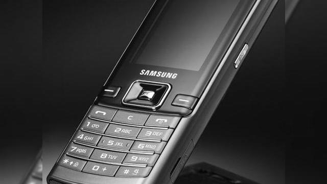 <b>Samsung D780 DuoS, un telefon dual-SIM gata de lansare</b>In vreme ce telefonul Samsung D880 DuoS se integreaza in piata high-end a terminalelor dual-SIM din Europa, acest model D780 tinteste piata mid-range. Samsung D780 va costa 300 de euro si va include o camera de 2 megapixeli, display QVGA cu diagonala de...