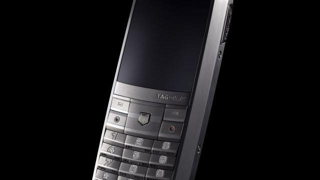 <b>Telefonul Tag Heuer "botezat" Meridiist</b>Dupa numeroase zvonuri in legatura cu acest terminal, telefonul de lux Tag Heuer a fost in sfarsit anuntat oficial, astfel ca aflam ca va purta numele de Meridiist. Avem de-a face cu un handset luxos, care se potriveste perfect brandului de ceasuri...