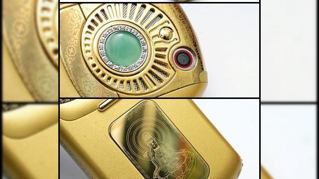 <b>Telefonul aurit, pentru budistul din tine</b>In cazul in care doriti un telefon de culoare aurie, cu decoratii budiste atunci terminalul din imaginea urmatoare este ideal pentru dumneavoastra. Telefonul budist nu este fabricat din aur si nici nu are un design de lux, fiind probabil ceea ce noi numim...