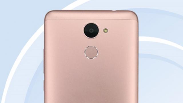 <b>TENAA certifică smartphone-ul Huawei TRT-AL00A; vine cu 4 GB RAM, baterie de 3900 mAh și display HD de 5.5 inch</b>Agenția chineză TENAA a certificat de curând și un misterios smartphone Huawei cu numele de cod TR-AL00A, telefon ce ne oferă o generoasă baterie de 3900 mAh la interior și 4 GB memorie RAM. El sosește cu display HD de 5.5 inch, cu un procesor octa-core