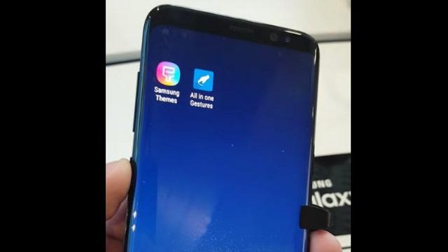 <b>Butonul Bixby al lui Samsung Galaxy S8 poate avea şi alte funcţii asociate, folosind această aplicaţie (Video)</b>Un lucru pe care îl descoperim astăzi este acela că butonul fizic dedicat pentru asistentul virtual Bixby poate fi asociate și altor funcții, asta prin intermediul unei aplicații 3rd party. Software-ul se numește All in One Gestures și este disponibil în