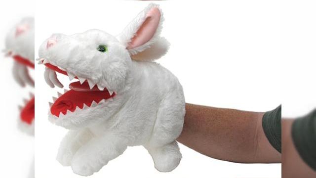 <b>Urari de Pasti/Paste, spam sau dovezi virtuale de afectiune?</b>Avand in vedere faptul ca Pastele a devenit aproape la fel de trendy ca Valentine's Day, consumerismul e in floare si practic nu existi daca nu spamezi Internetul si retelele de telefonie mobila cu mesaje stas (urari de Pasti) de genul "Hristos a inviat!...