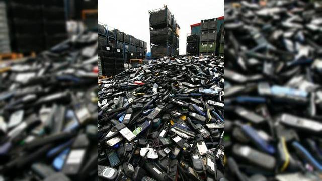 <b>Piata globala a telefoniei mobile creste cu 14.3%</b>Piata mondiala a telefoniei mobile a cunoscut o scadere a vanzarilor, fata de ultimul trimestru al lui 2007. In ciuda acestui fapt, volumul de vanzari al celor de la Nokia l-a depasit pe cel al urmatoarelor 3 mari companii producatoare de telefoane, la un...