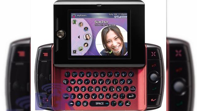 <b>2 noi telefoane Sidekick disponibile prin T-Mobile in aceasta vara</b>Ne-am fi asteptat sa vedem un nou Sidekick pe piata, dar 2 reprezinta deja prea mult, intrand in domeniul zvonurilor. Cele 2 noi handseturi vor purta numele de Gekko, repsectiv Aspen si vor fi lansate de catre operatorul T-Mobile. Sidekick Gekko isi va...