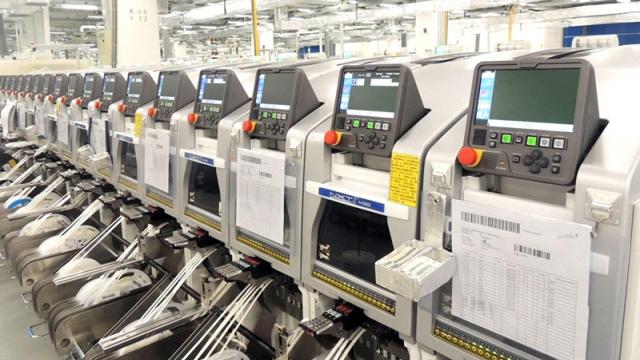 <b>Producţia globală de smartphone-uri din primul trimestru al acestui an a scăzut cu 23.2% faţă de perioada precedentă, conform TrendForce</b>Un raport al celor de la TrendForce ne dezvăluie astăzi faptul că producția globală de smartphone-uri din primul trimestru al acestui an a scăzut cu 23.2% față de aceeași perioadă a anului trecut. Firma de research ne mai aduce la cunoștiință și că 