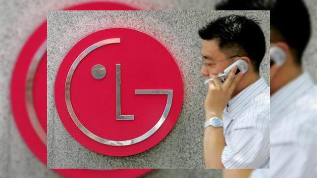 <b>LG e cu ochii pe Nokia</b>LG Electronics, producatorul de telefoane aflat pe locul 4 in industria mobila este cu ochii pe rivalul Nokia, care a anuntat ca va intra pe piata sud-coreana cu terminale la preturi scazute. Ca urmare a acestei vesti, actiunile LG Electronics au scazut...