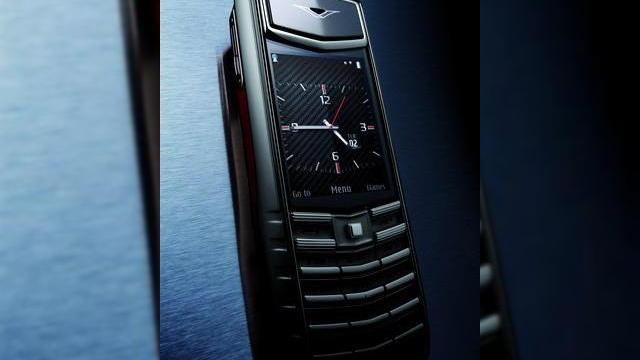 <b>Nicoleta Luciu isi poate cumpara acum Vertu din Romania</b>In ciuda faptului ca vedetele autohtone sunt familiare cu acest brand, el nu a intrat de mult pe piata din Romania, primele handseturi Vertu vazand lumina zilei in vitrinele romanesti de abia din luna aprilie. V-am informat pana acum care sunt vedetele ce...