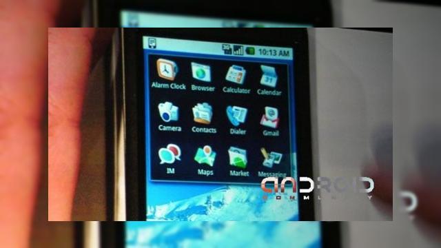 <b>Google Android, prezentat live intr-un nou clip video</b>In cadrul evenimentului Google IO, gigantul motoarelor de cautare a prezentat numeroase informatii despre noua sa platforma. Android a fost invitatul special al zilei, iar platforma a impresionat placut publicul. Dati click pe imaginea urmatoare pentru a...