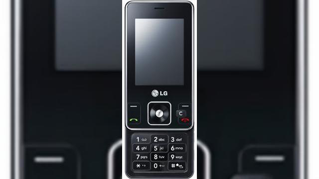 <b>Noi detalii despre telefonul LG KC550, dotat cu camera de 5 megapixeli</b>Nu este prima oara cand aflam vesti despre acest handset, multumita documentelor FCC care au aparut pe Internet in urma cu o luna. Astazi, LG a gasit de cuviinta sa prezinte modelul KC550 lumii intregi, oferindu-ne si detalii despre acesta. Aflam ca...