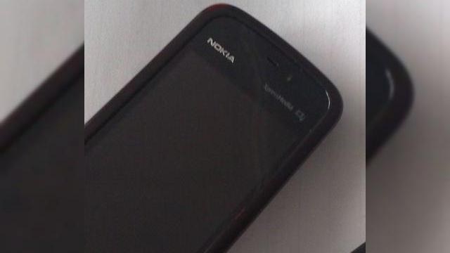 <b>Primele imagini cu telefonul Nokia cu touchscreen: Tube 5800</b>Imagini in premiera cu noul handset Nokia dotat cu touchscreen au aparut ieri pe Flickr, starnind frenezia fanilor brandului finlandez. Handsetul este celebrul "Tube", cunoscut si ca Nokia 5800. Pozele sunt facute de catre utilizatorul J. Blade, iar...