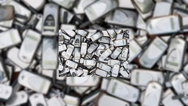 <b>10 lucruri pe care probabil nu le stiati despre telefoanele mobile</b>Chiar daca suntem mereu la curent cu cele mai noi informatii din lumea telefoniei mobile, sunt si unele lucruri pe care nu le stim despre telefoane, cum ar fi cele 10 de mai jos: 1. Exista MULTE telefoane La ora actuala exista destule telefoane mobile in...