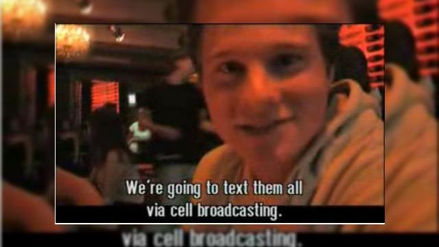 <b>Pilula de fun: cum sa trimiti SMS tuturor fetelor din bar</b>Pilula de fun continua cu o activitate de weekend: cum sa trimiti SMS tuturor fetelor din bar. Olandezul Max stie si iata-l in actiune in clipul urmator: Tanarul trimite un mesaj tuturor fetelor din bar pe o raza de 25 de metri, spunandu-le sa il sarute...