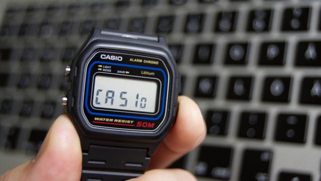 <b>Turul Magazinelor #200: Turul produselor sub 100 lei - de la acumulator extern la telefon cu clapetă şi căşti Bluetooth</b>Este din nou momentul pentru un tur tematic și de această dată am pus bugetul pe primul plan. Astfel în rândurile de mai jos veți regăsi câteva recomandări de produse ale căror preț nu depășesc 100 lei. Fie că este vorba de un acumulator extern, fie de